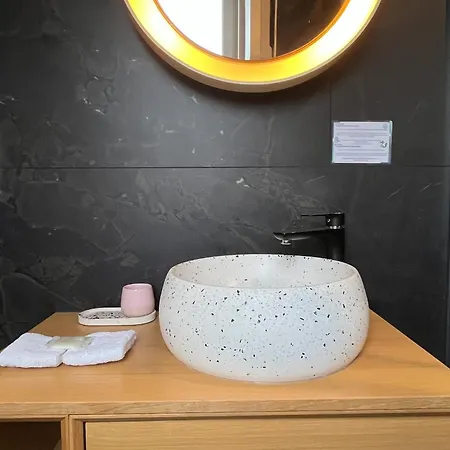 L'italien Rétro à Deux Pas Des Halles, Clim, Wifi Sète